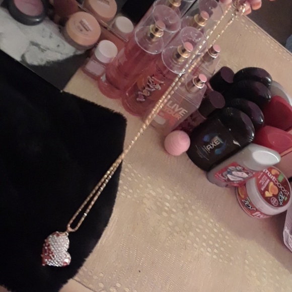 Brand new with tags Betsey johnson beautiful heart - Picture 3 of 4